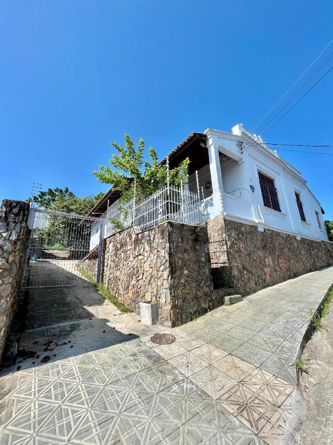 Ilha Centro Sul Ufsc, Ar Cond, Estac, Varanda, Vista Mar -até 6 Pessoas Apartamento